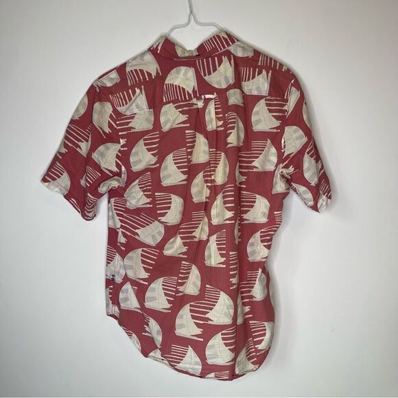 Reyn Spooner Red-White Sailboat Short Sleeve Button Down Shirt in Size Medium - Picture 4 of 6